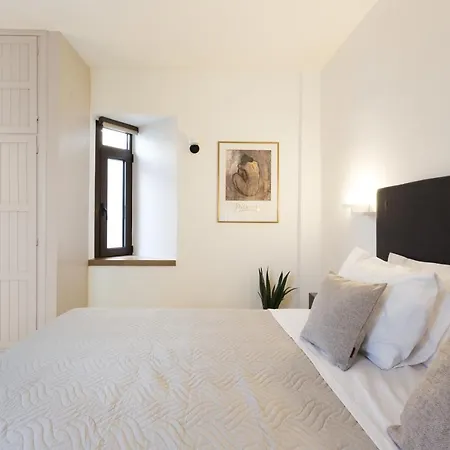 Feriehus Antigoni's Seaside Lodge, A Retreat!